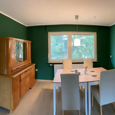 Zur Streuobstwiese アパート *